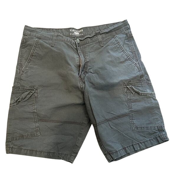 Levi Strauss Dark Gray Cargo Shorts - Size 34 - Picture 1 of 3